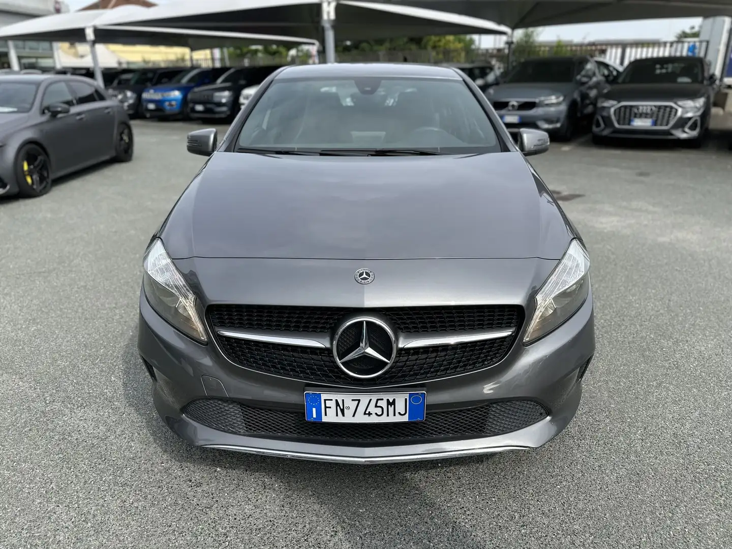 Mercedes-Benz A 180 A 180 d Automatic Business Gris - 2