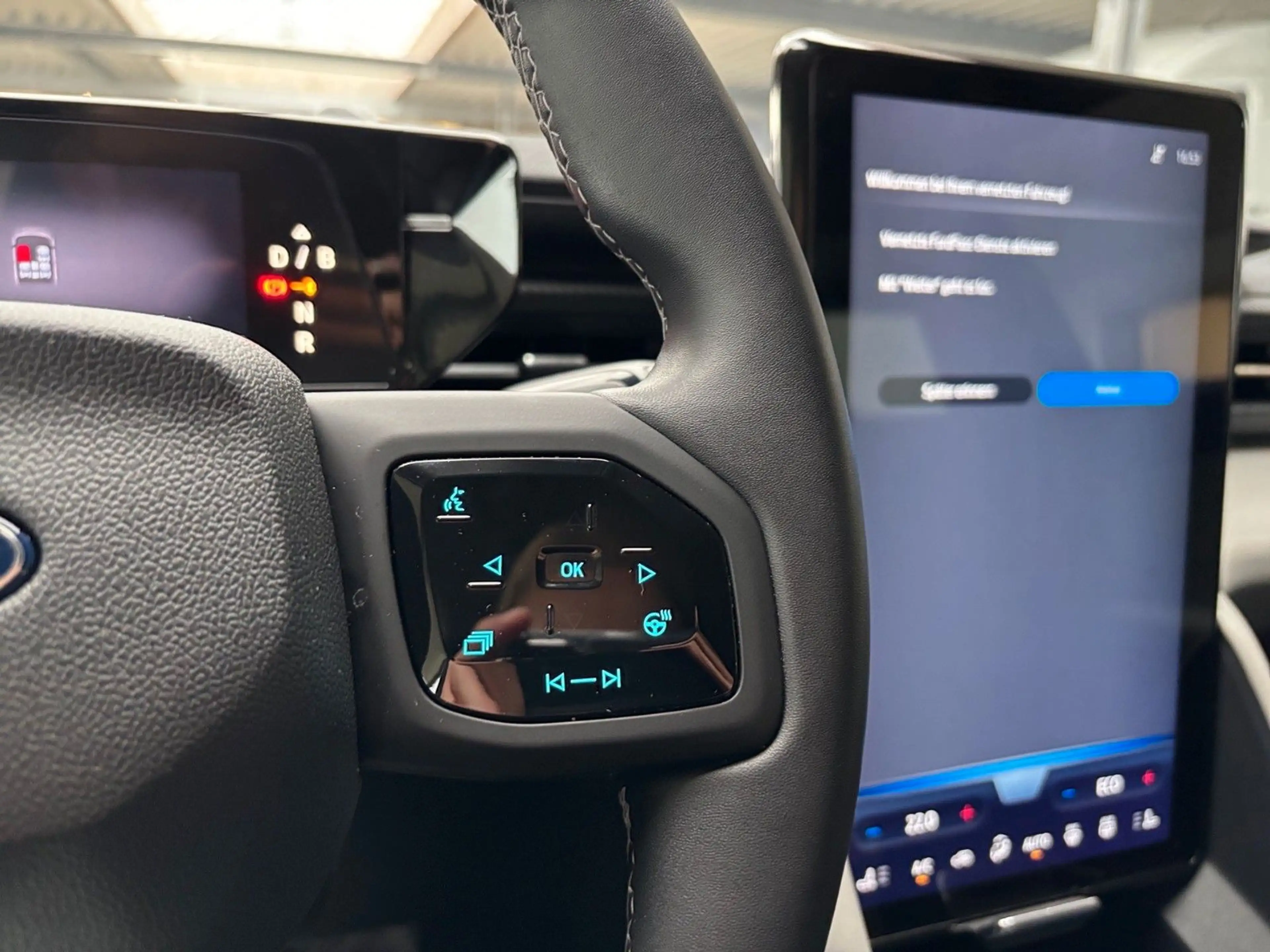 Ford Explorer Premium RWD Wärmepumpe, AHK, Navi — photo 14