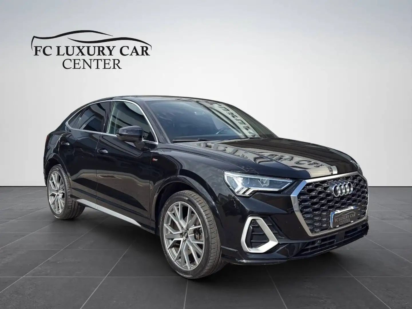 Audi Q3 2.0 150CV S line edition Sportback SPB Nero - 1