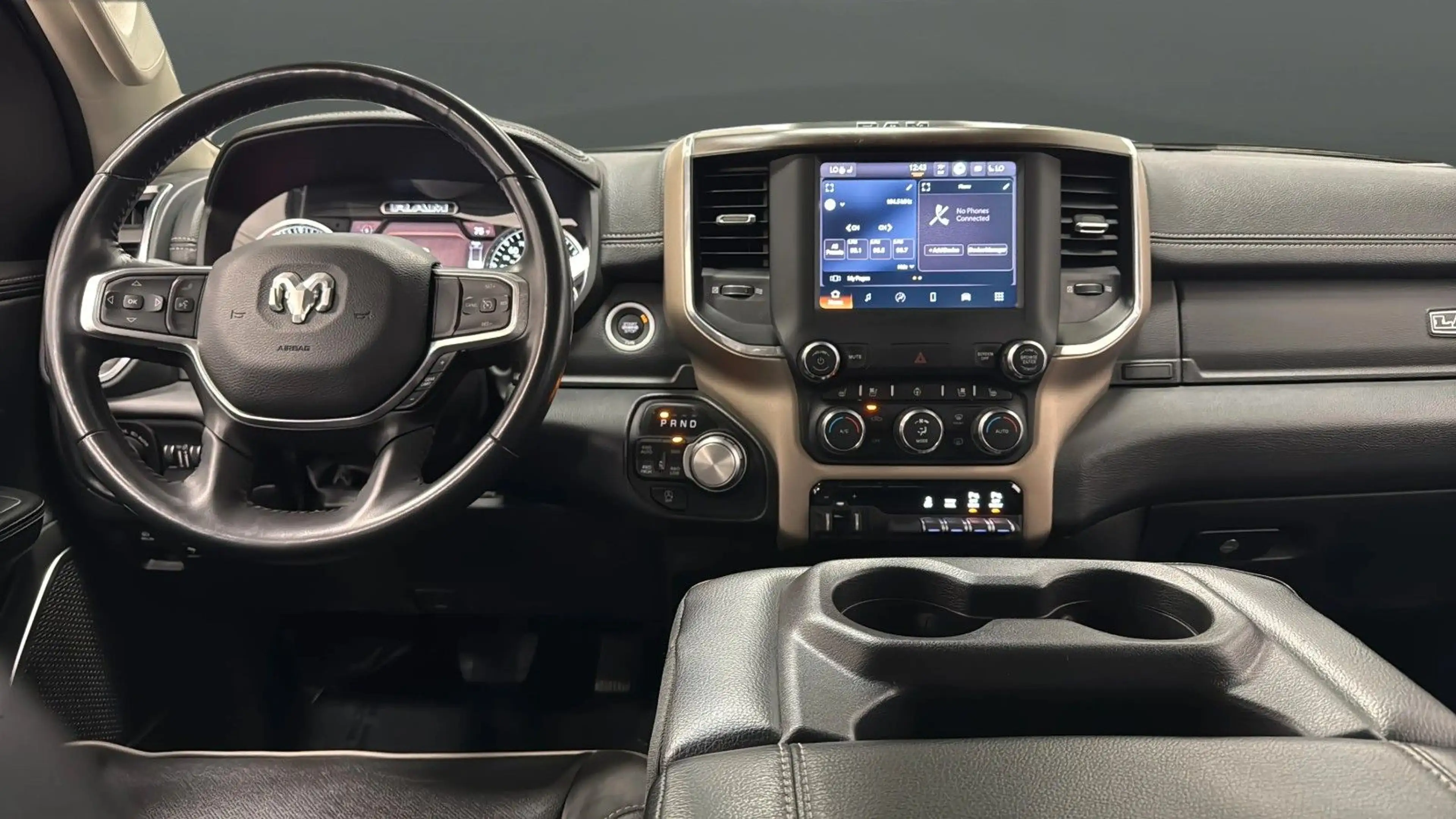 Dodge RAM Ram 1500 5.7L Laramie  unfallfrei 4X4 5,7 TÜV — photo 8