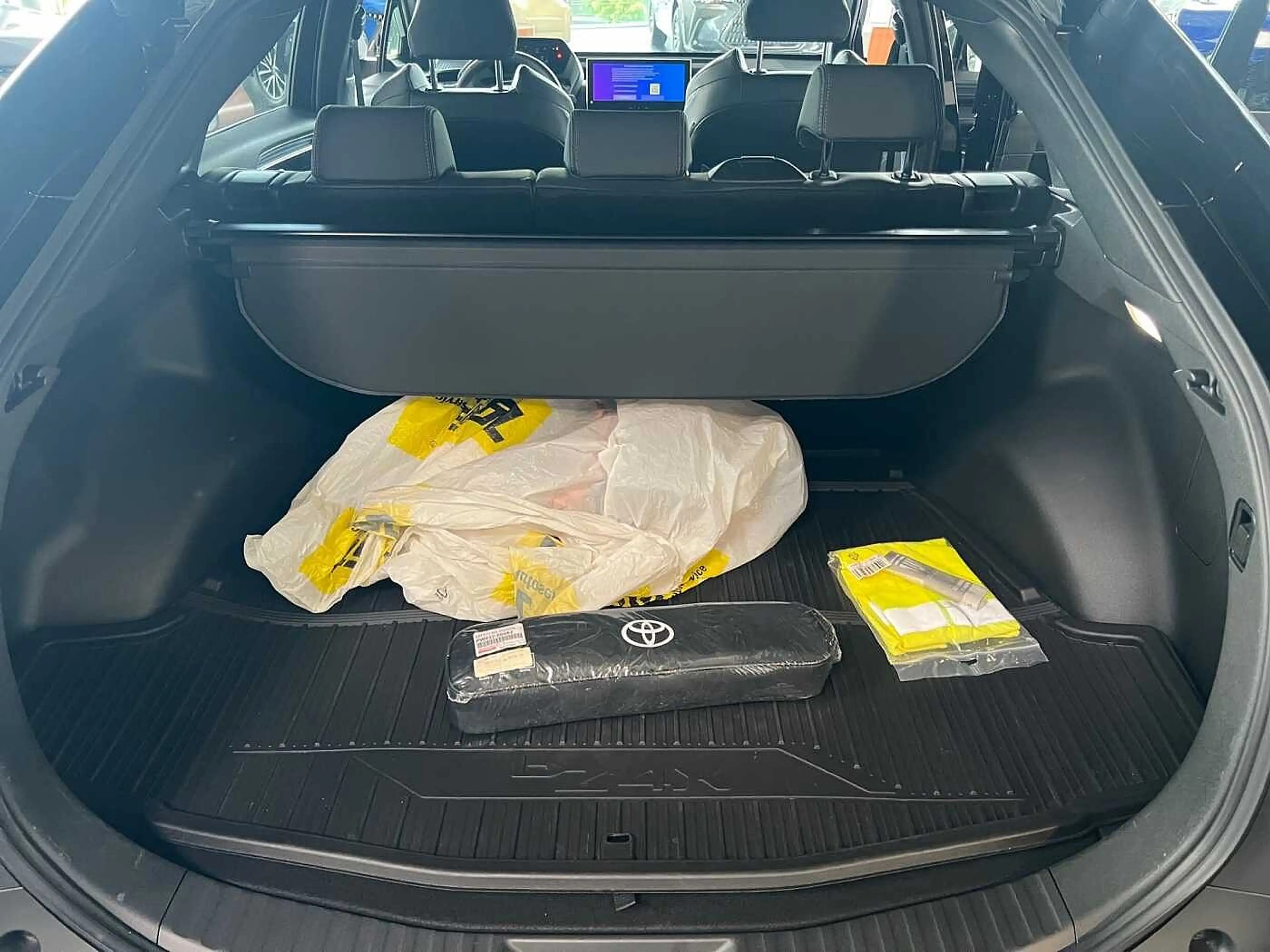 Toyota bZ4X Basis + Comfortpaket LED KLIMA KAMERA — photo 10