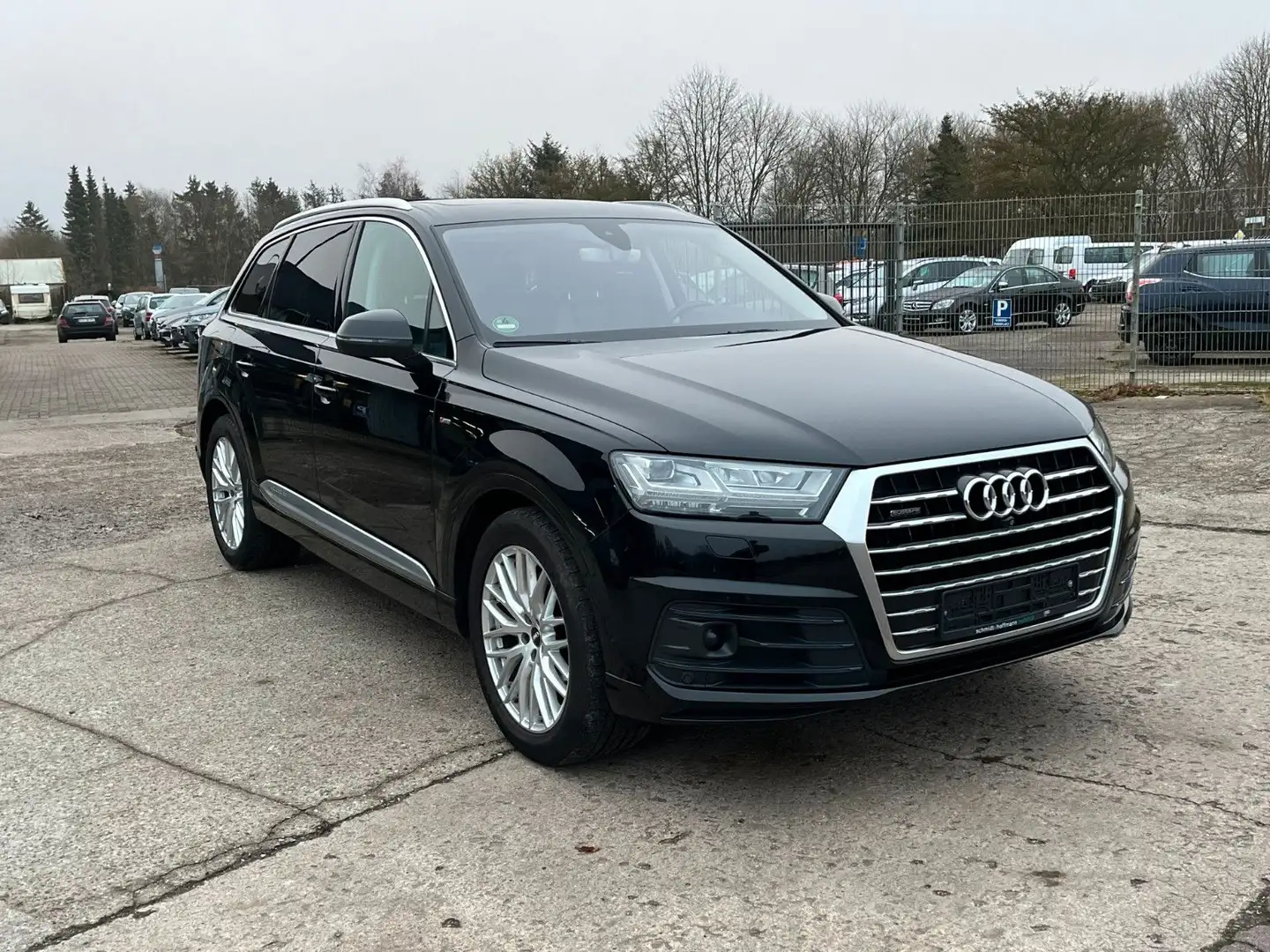 Audi Q7 3.0 TDI ultra quattro S-LINE *PANO*AHK*1.HAND Schwarz - 2