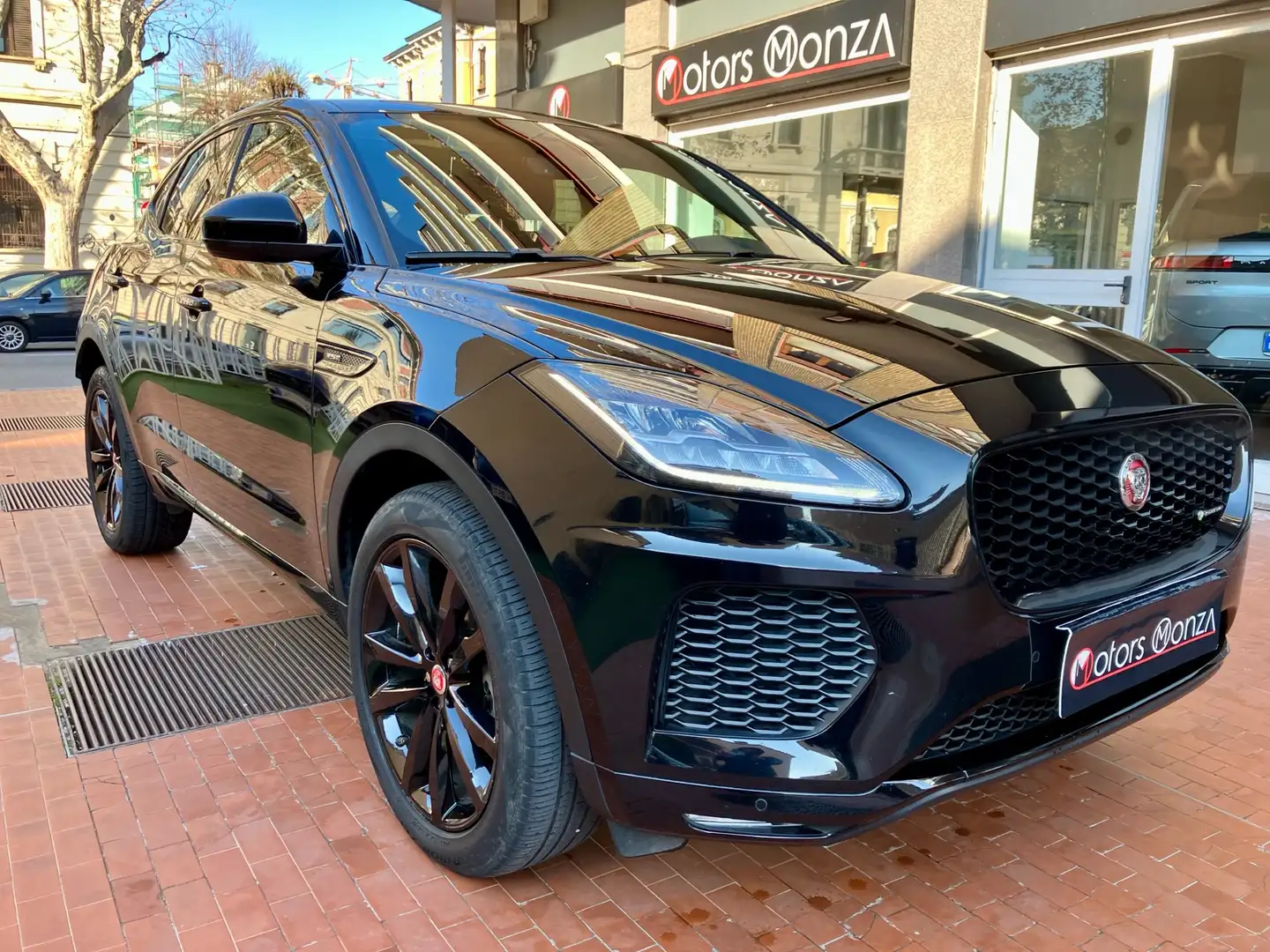Jaguar E-Pace 2.0d i4 R-Dynamic HSE awd 150cv auto*FULL* Nero - 2