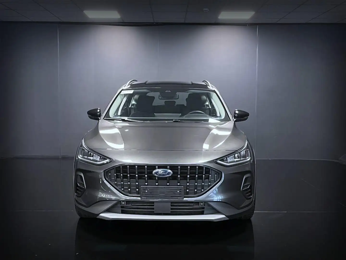 Ford Focus 1.0 EcoBoost Hybrid 125 CV SW Active Gris - 2