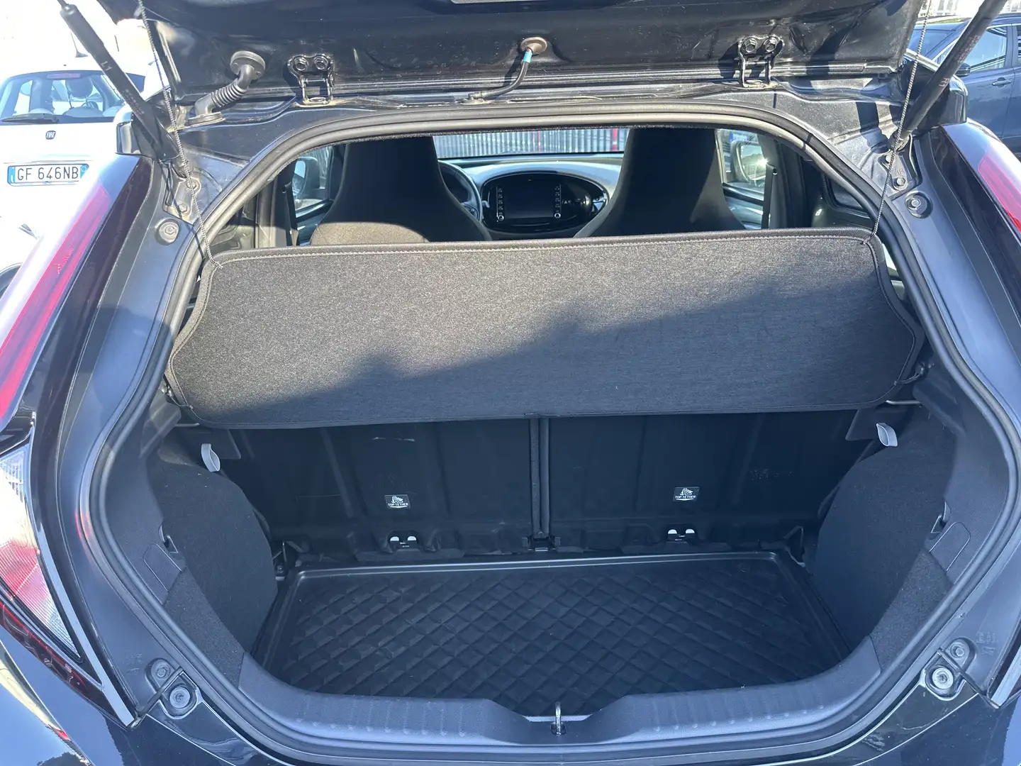 Toyota Aygo Aygo X X 1.0 Trend 72cv s-cvt Vert - 2