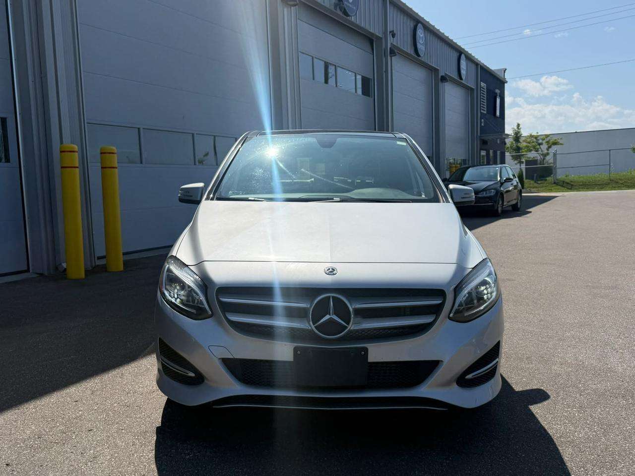 2018 Mercedes-Benz B-Class B 250 - AWD|NAV|2XWHEELS|CAMERA|SUNROOF|CARPLAY — снимка 1