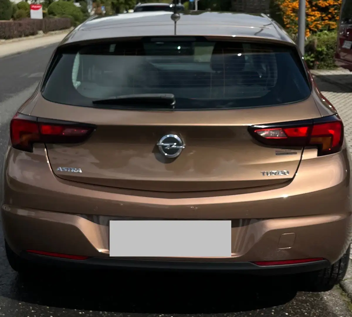 Opel Astra 1.4i K 16V Turbo Enjoy mit Originalfelgen Bronze - 2