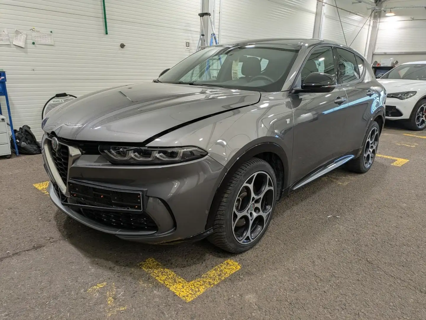 Alfa Romeo Tonale 1.5 Ti ACC+LED+Navi+SHZ+Winterp.+2xKlima Grau - 2