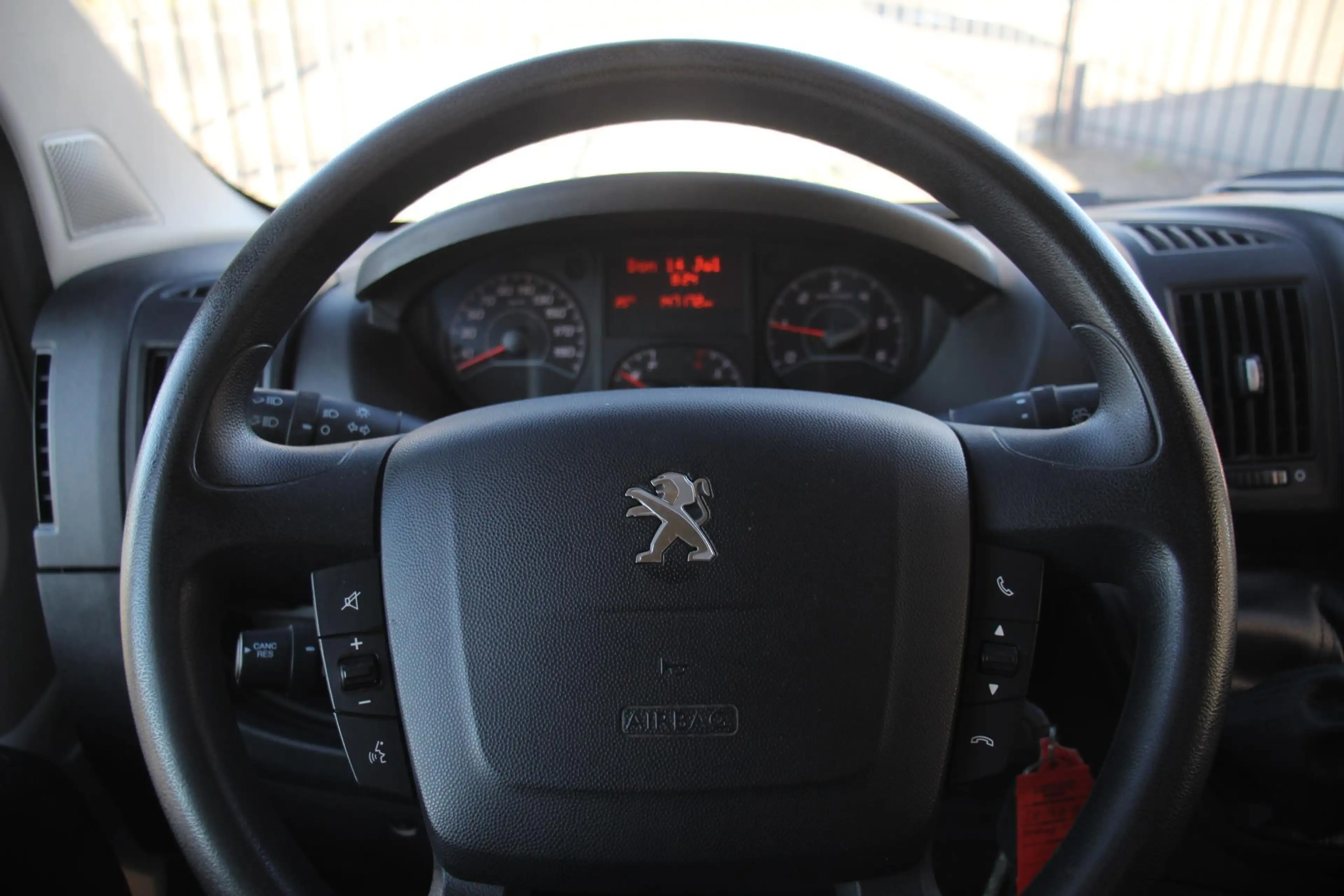 Peugeot Boxer 2.0 HDI 130 pk L4 Kipper Airco, Navi Cruise Contro — photo 22