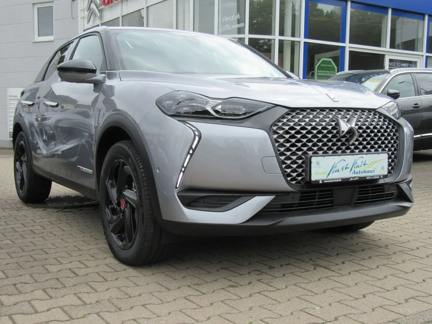 DS Automobiles DS 3 Crossback E-Tense Performance Line 136 Grijs - 1