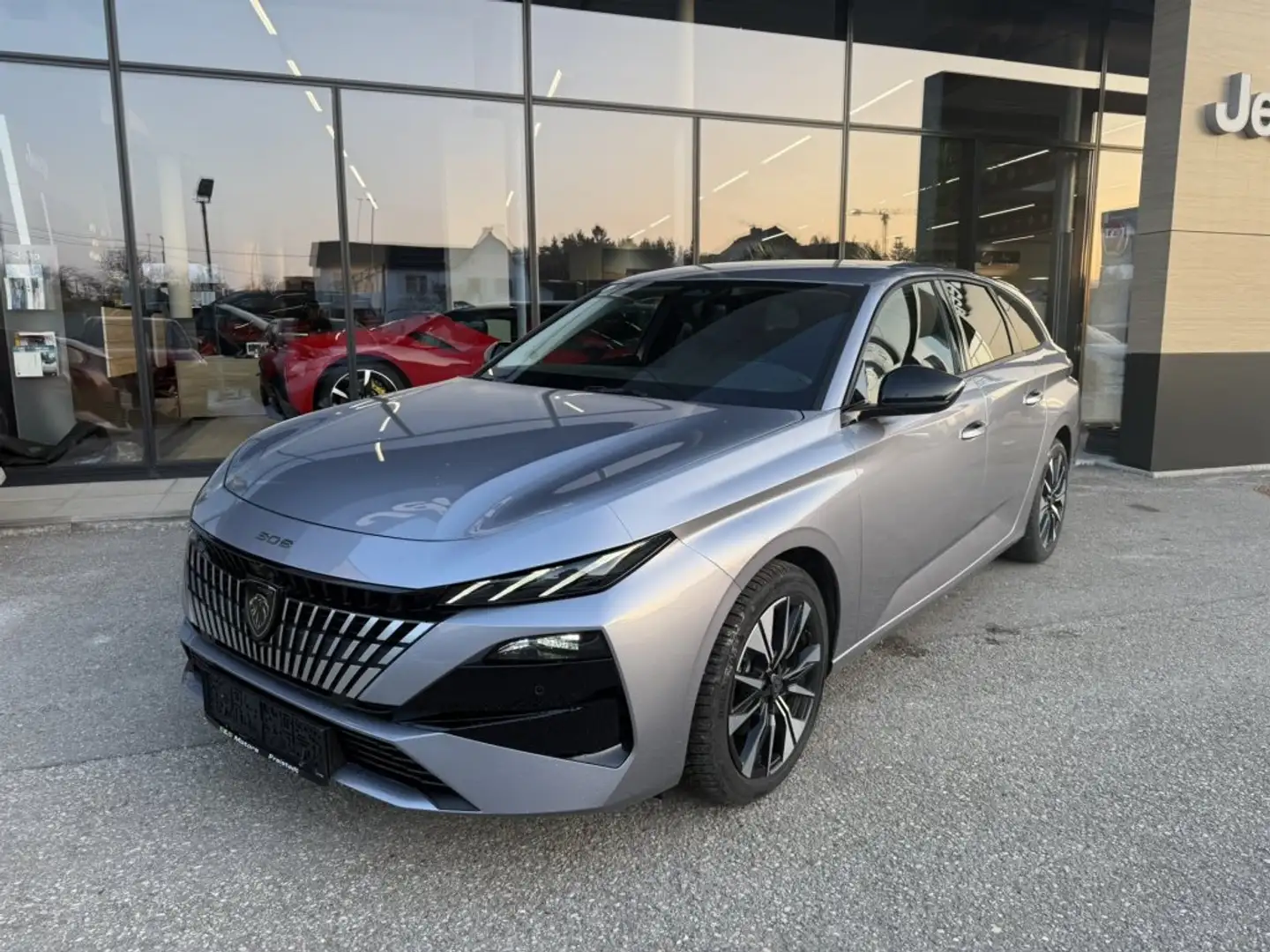 Peugeot 308 SW ALLURE Hybrid 145 e-DCS6 Grau - 1