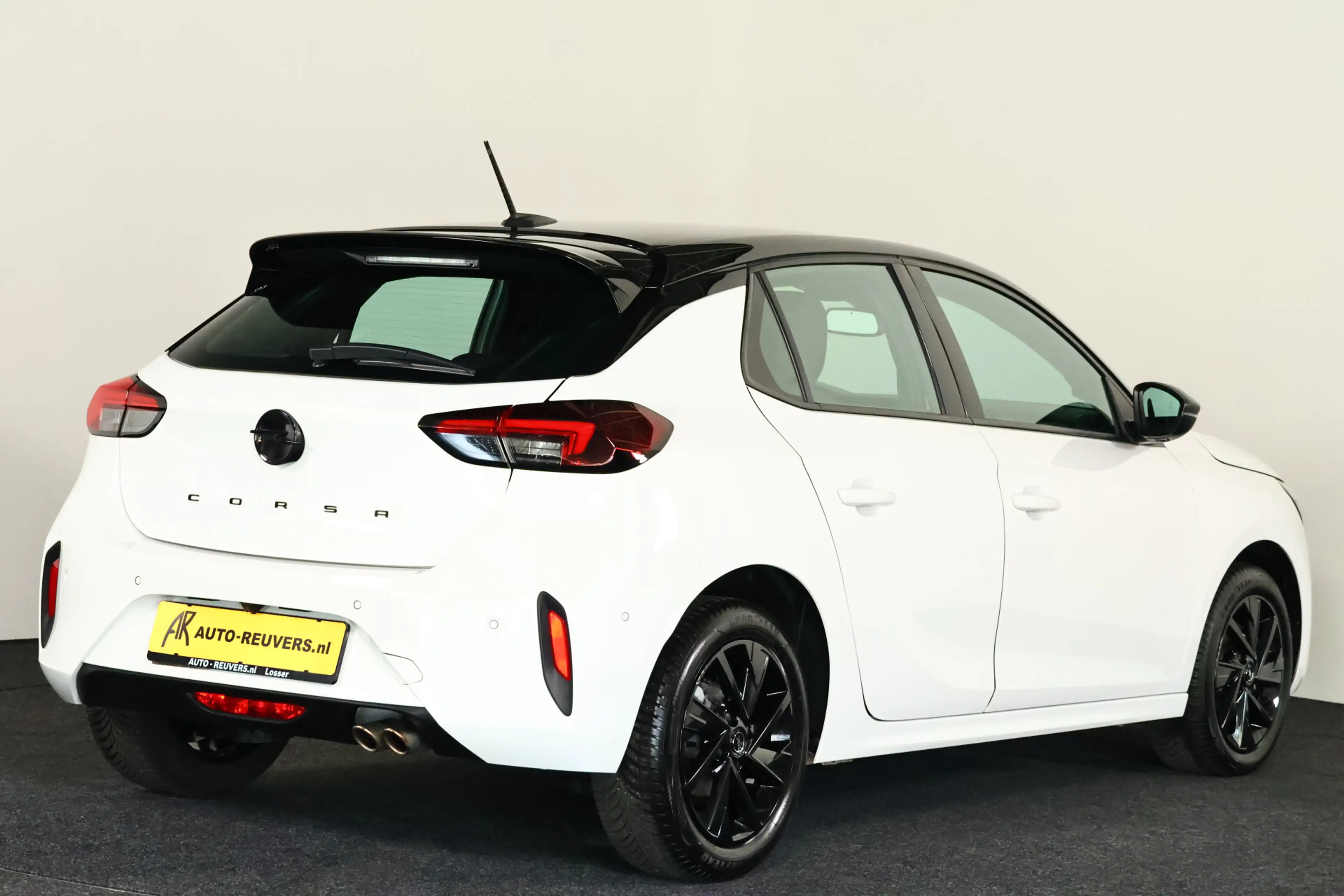 Opel Corsa 1.2 Turbo GS / CarPlay / LED / Cam / Allseason — photo 2