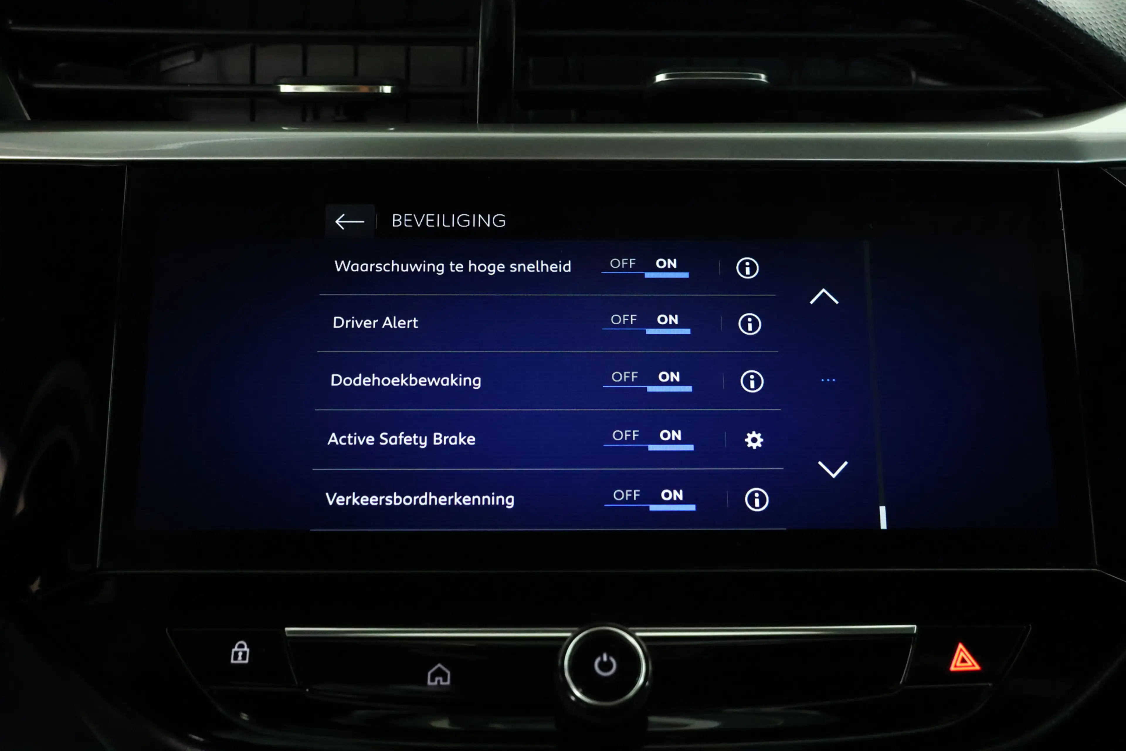 Opel Corsa 1.2 Turbo GS / CarPlay / LED / Cam / Allseason — photo 29