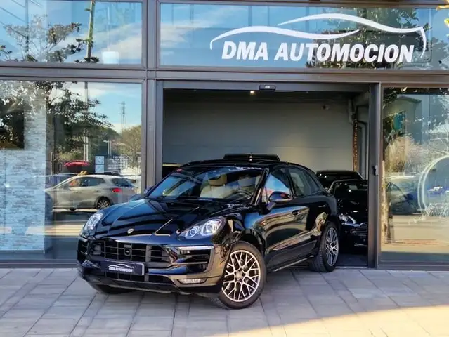 Porsche Macan S.