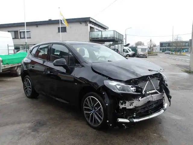 BMW 225