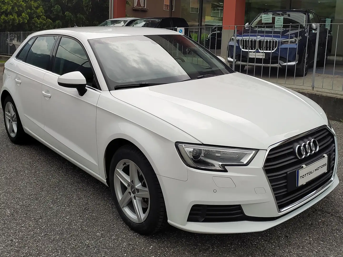 Audi A3 A3 Sportback 30 1.5 g-tron Business 131cv s-tronic Bianco - 1