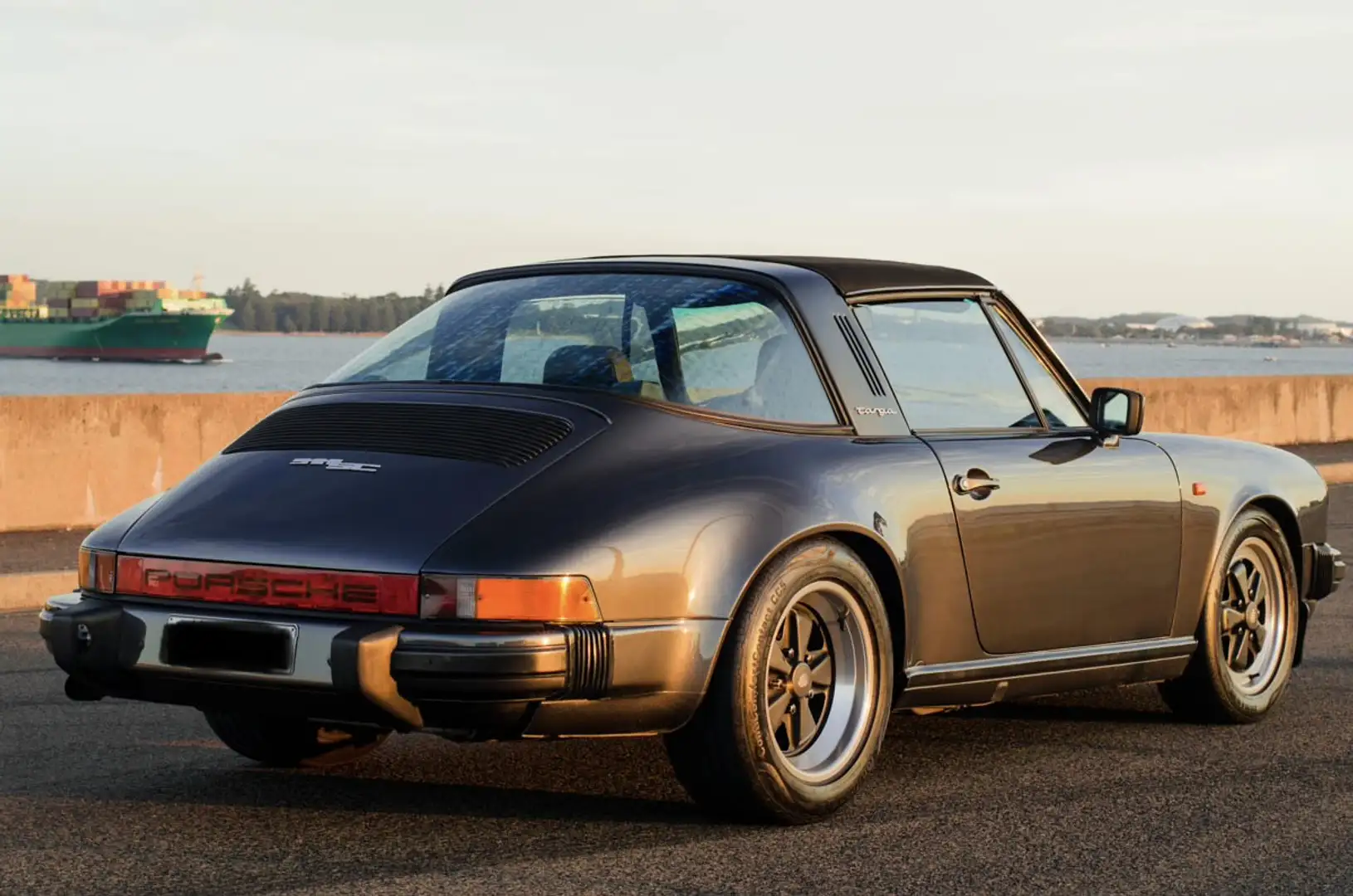 Porsche 911 SC Grau - 2