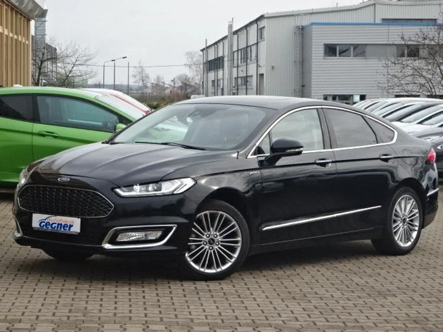 Ford Mondeo 187PS Hybrid CVT Vignale eGSHD Massage Schwarz - 2