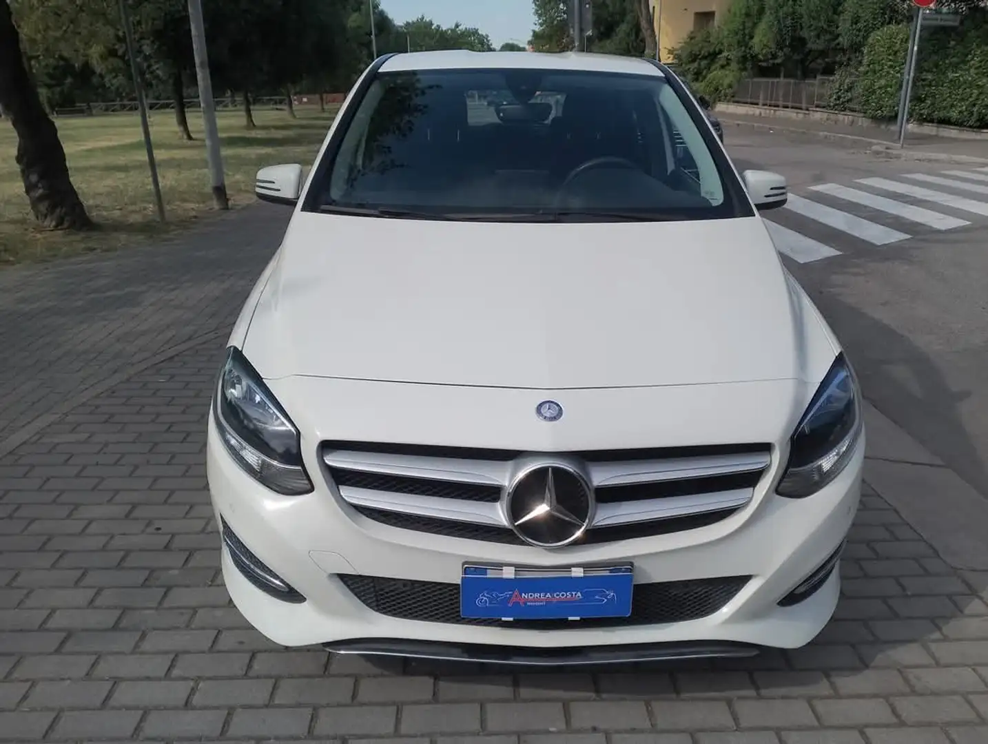Mercedes-Benz B 180 B 180 d (cdi) Sport auto Bianco - 2