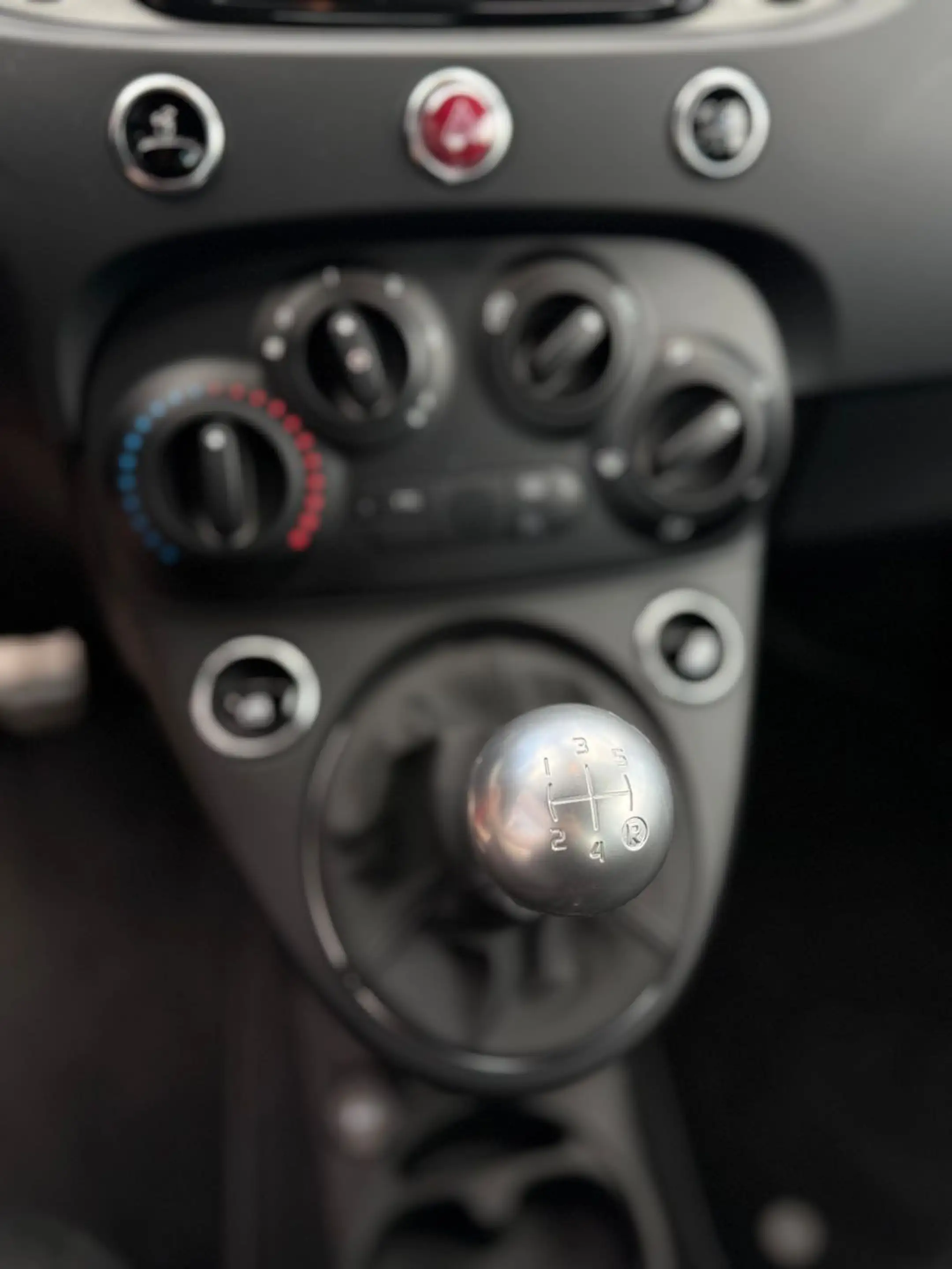 Abarth 500 695 1.4 T-Jet *BEATS AUDIO*ALCANTARA*PDC* — photo 15