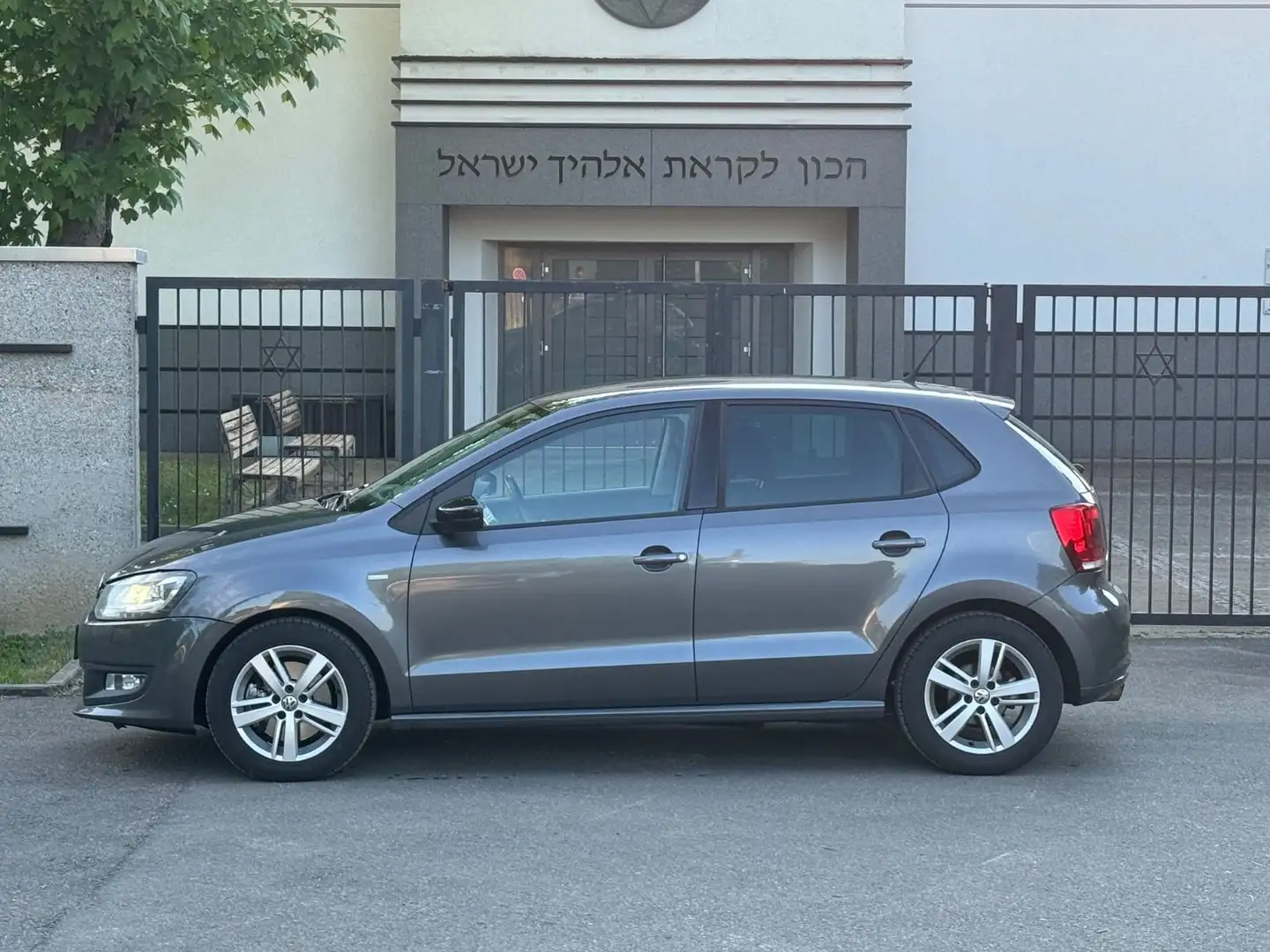 Volkswagen Polo V 1.2 TSI Match /Xenon/Sitzheizung/PDC/Spor Grijs - 2