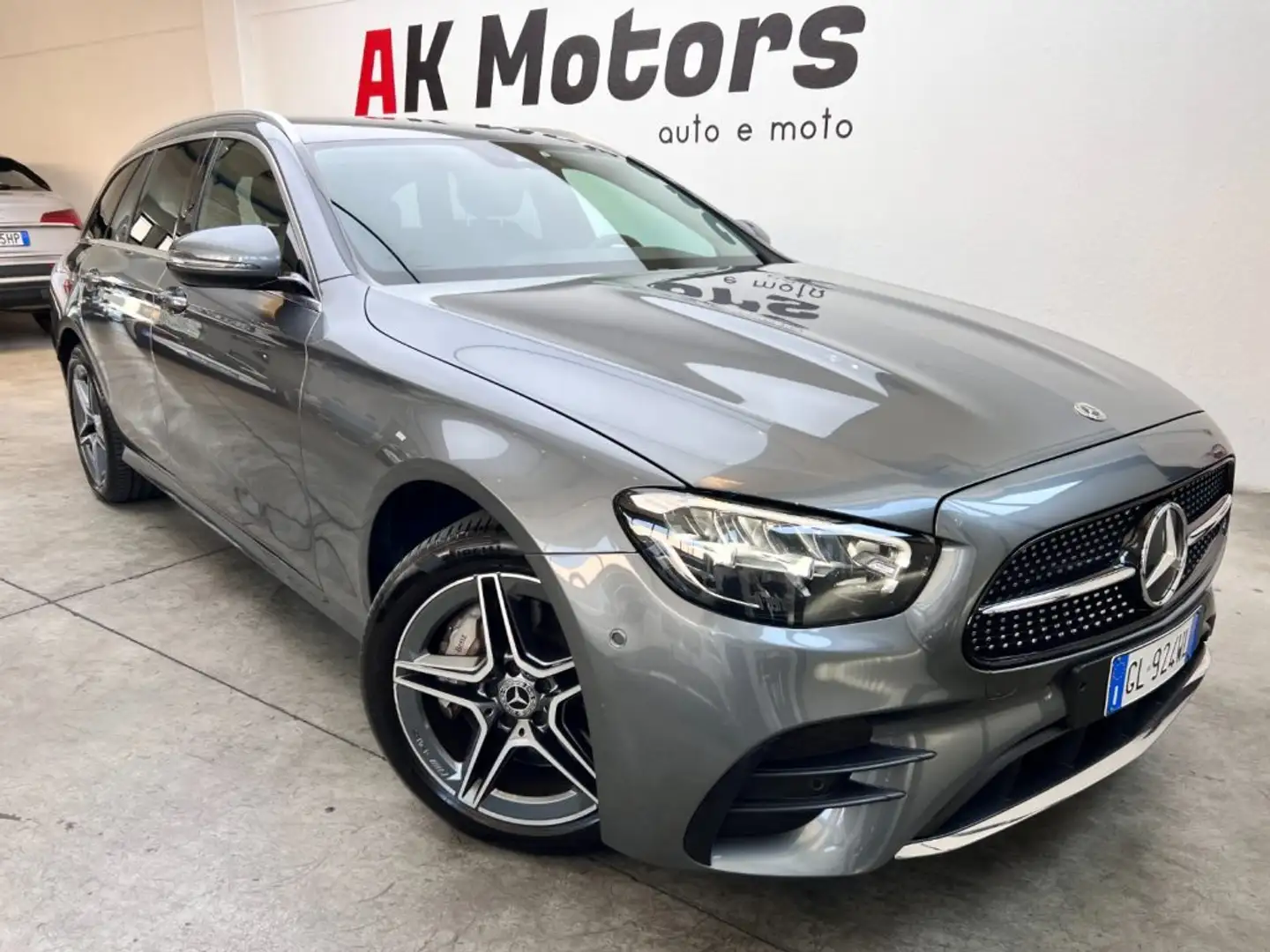 Mercedes-Benz E 300 de 4Matic Auto Plug in hybrid Premium Grigio - 1