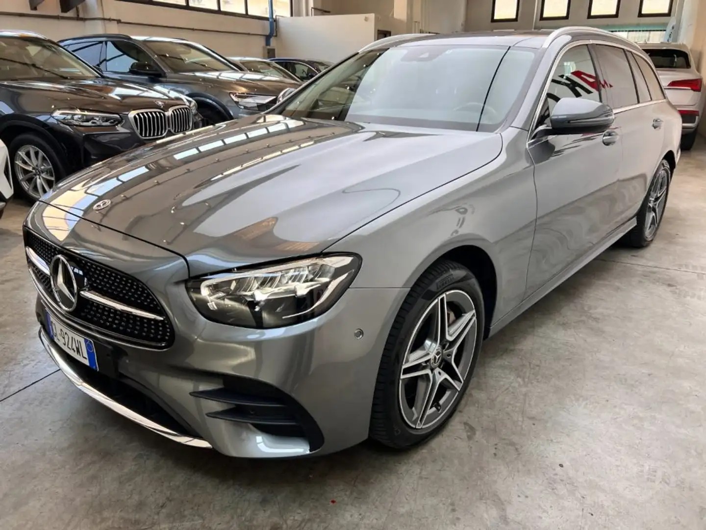 Mercedes-Benz E 300 de 4Matic Auto Plug in hybrid Premium Grigio - 2