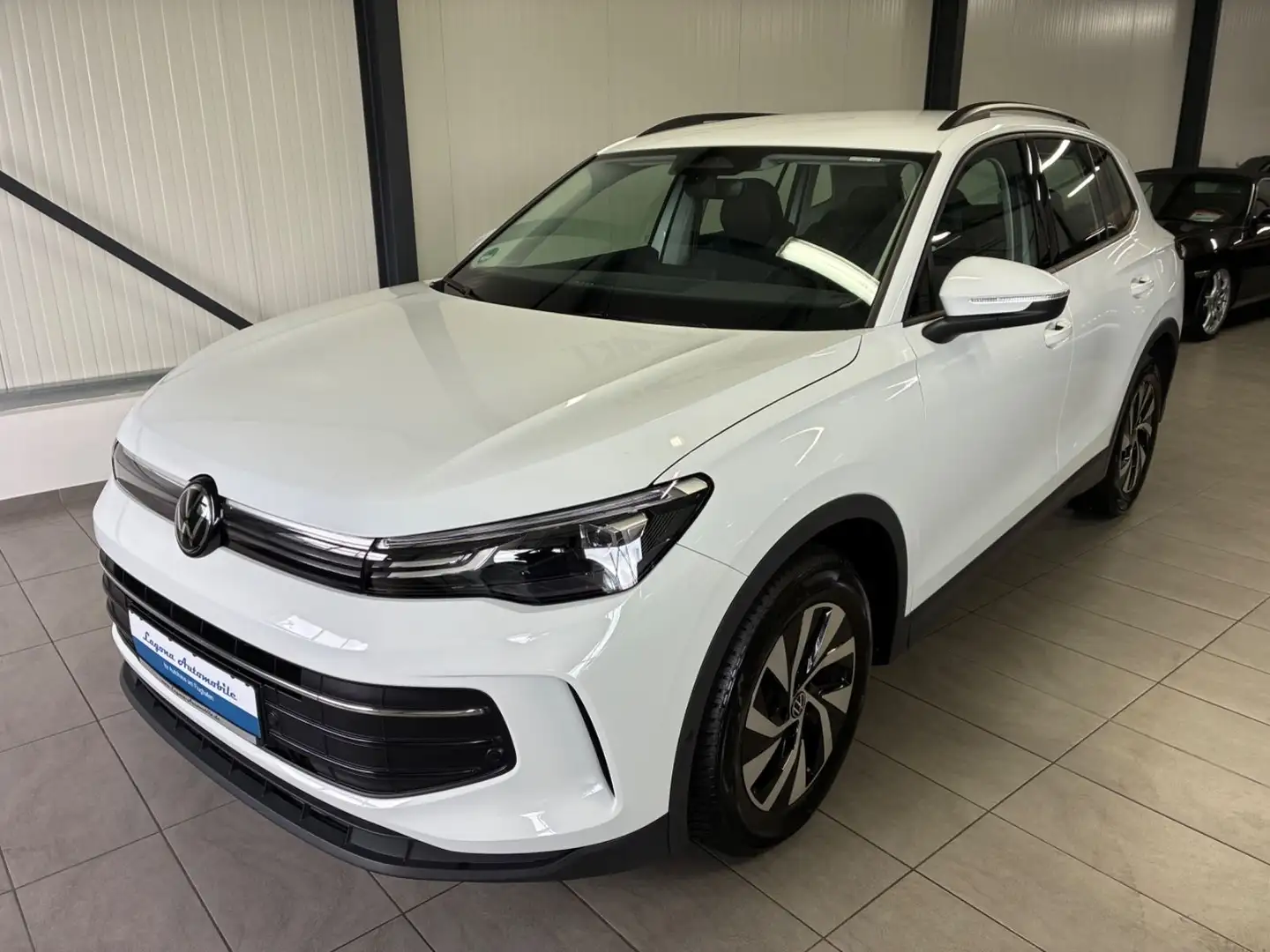 Volkswagen Tiguan 2.0 TDI SCR DSG Life *ALLWETTER* Weiß - 2