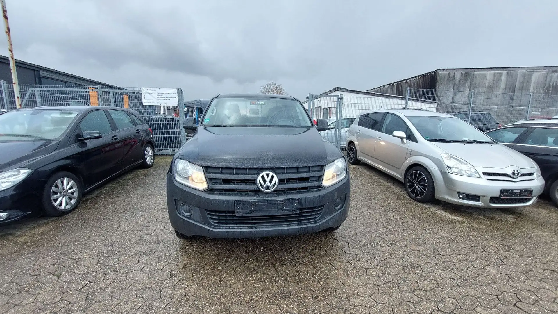 Volkswagen Amarok Basis DoubleCab Schwarz - 2