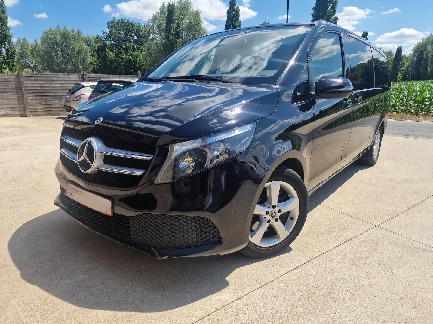 Mercedes-Benz V 220 V 220 d extralang 9G-TRONIC Avantgarde Edition Zwart - 1