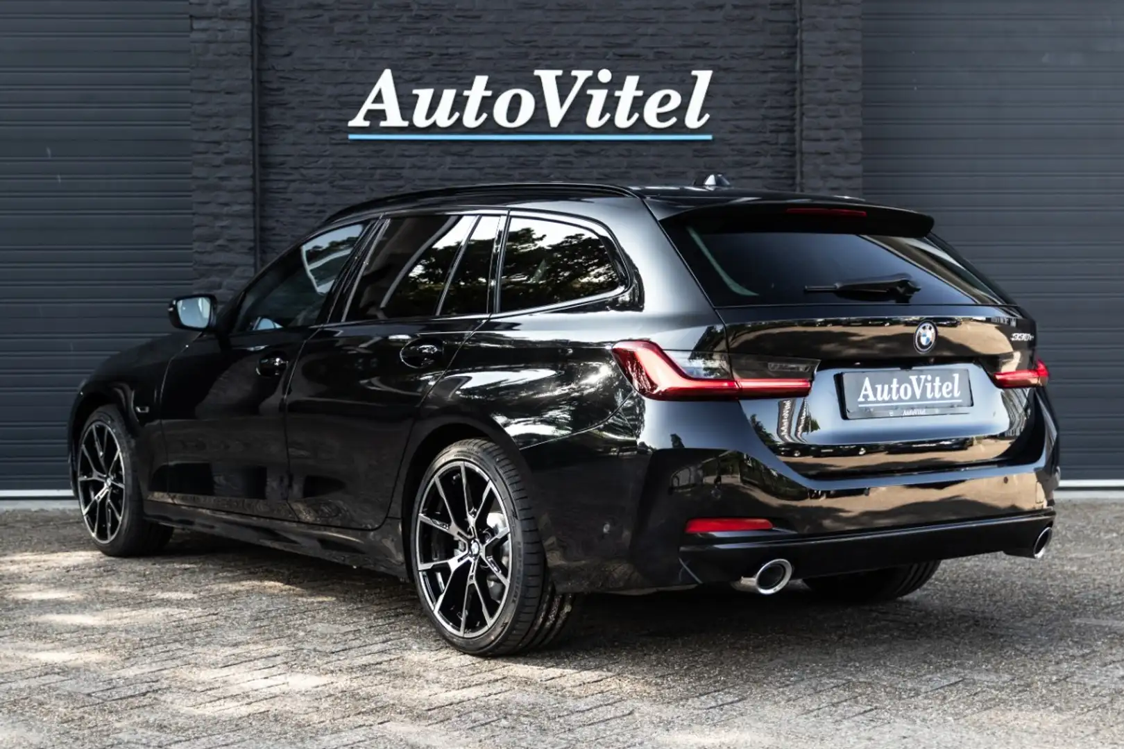 BMW 330 3-serie Touring 330e | Head-Up | Trekhaak | Sportl Schwarz - 2