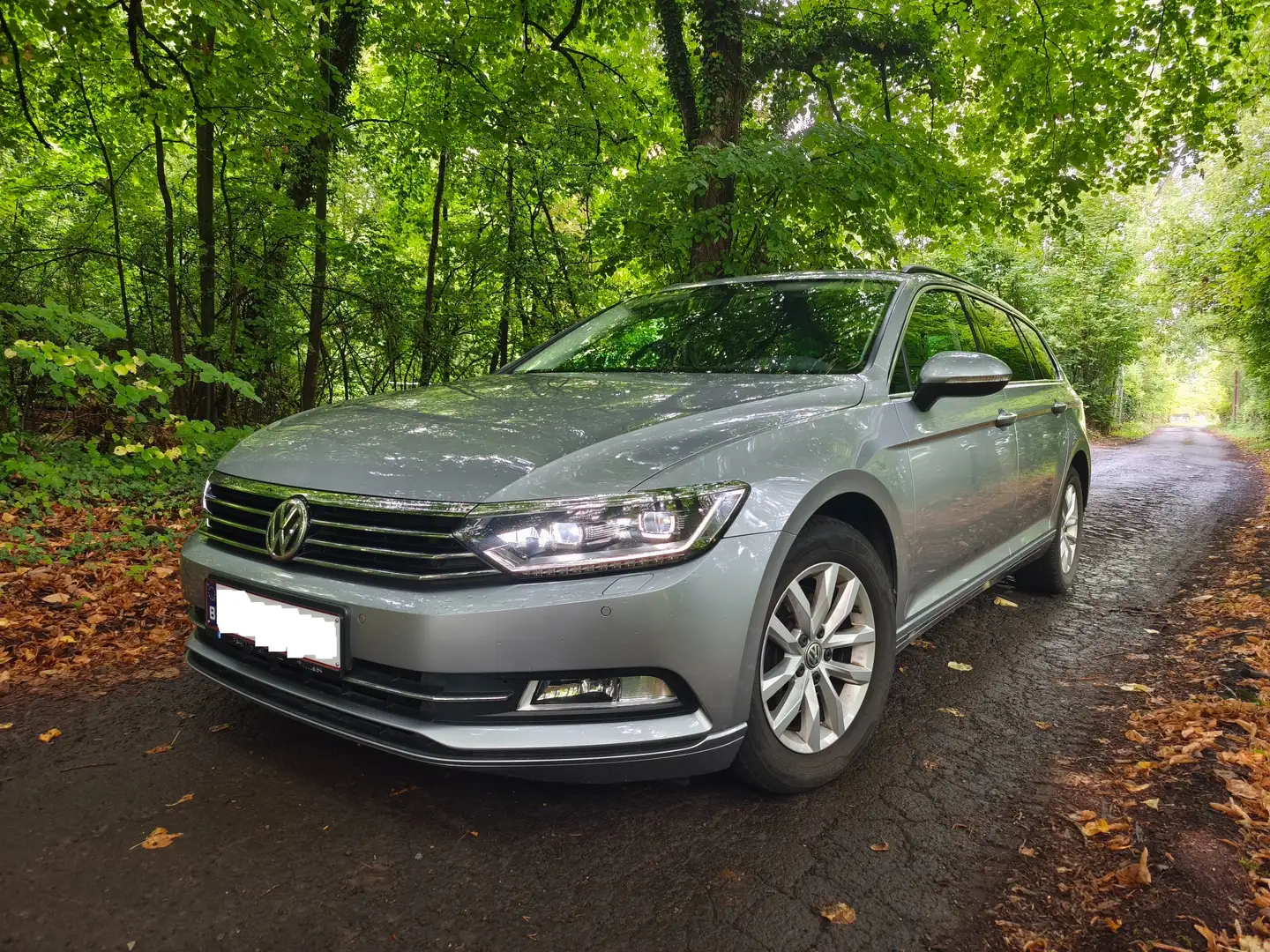 Volkswagen Passat Variant Passat SW 1.6 TDi Comfortline DSG (EU6.2) Gümüş rengi - 1