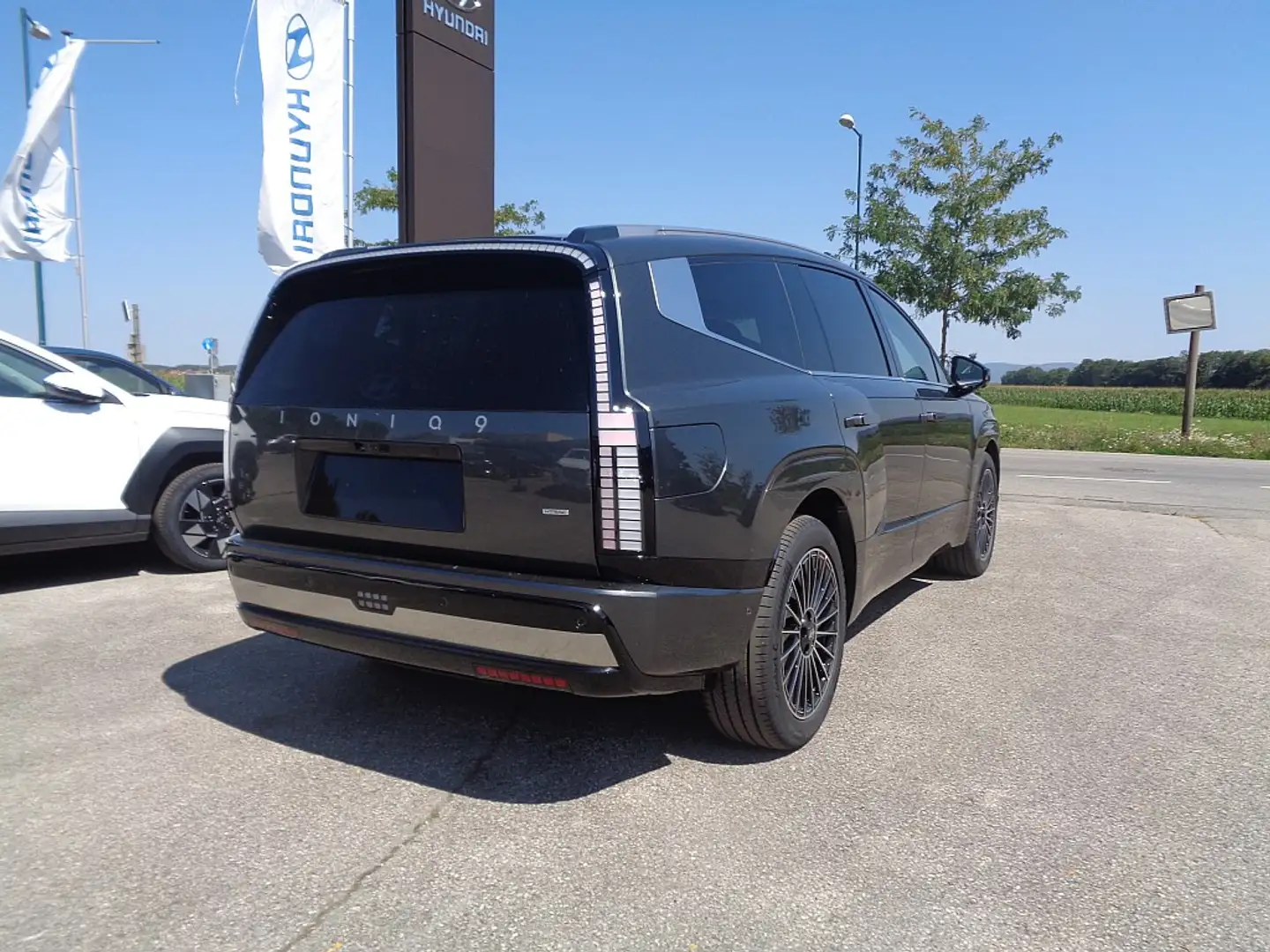 Hyundai IONIQ 9 Ioniq 9 ALLRAD Elektro 110kWh 4WD 7Stz.Calligraphy Grau - 2