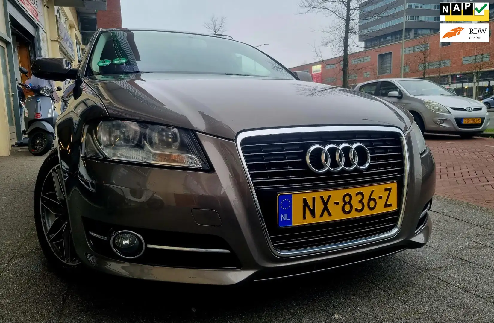 Audi A3 Sportback 1.4 TFSI Ambition Navi Volledig Onderhou Grijs - 1