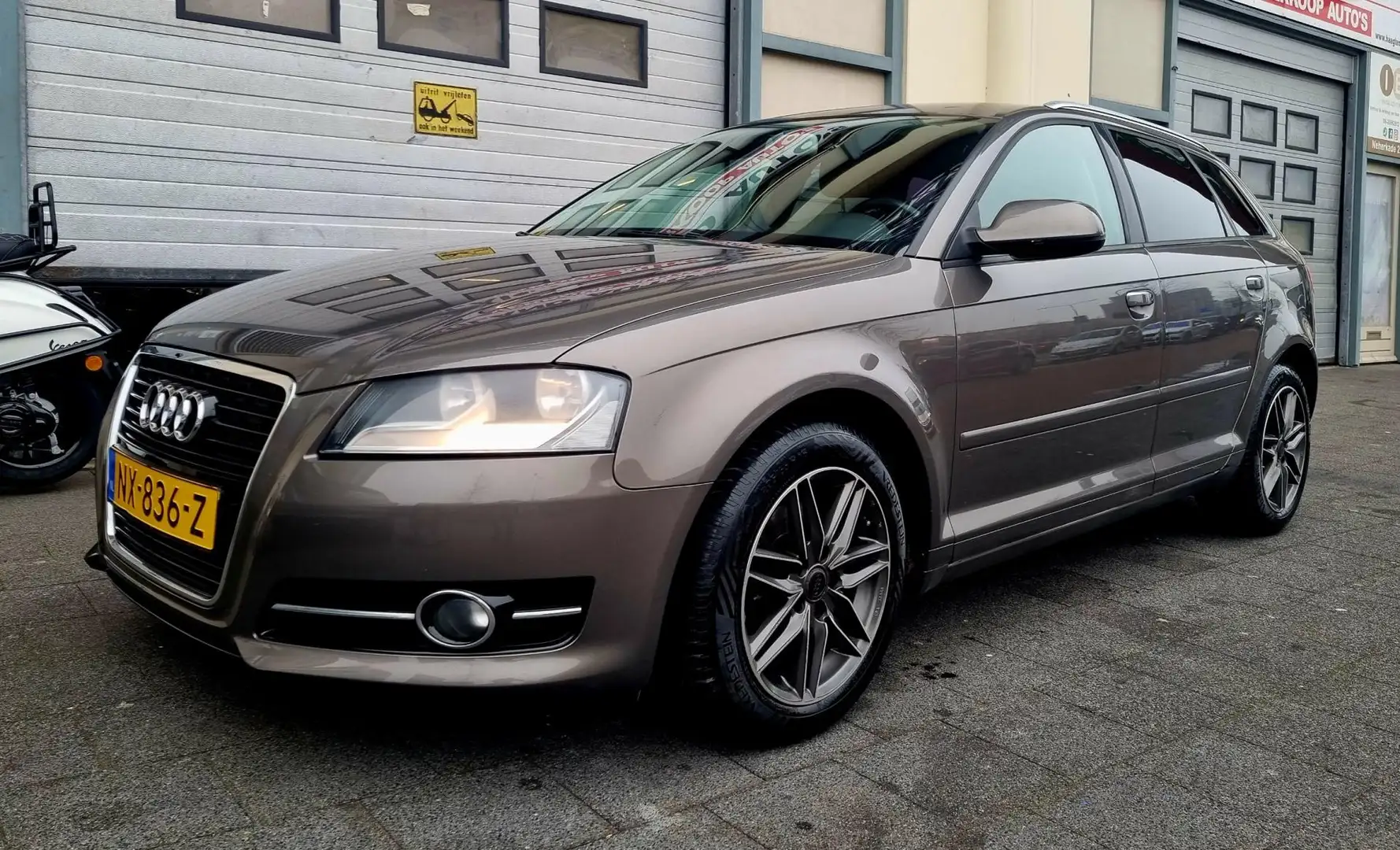 Audi A3 Sportback 1.4 TFSI Ambition Navi Volledig Onderhou Grijs - 2
