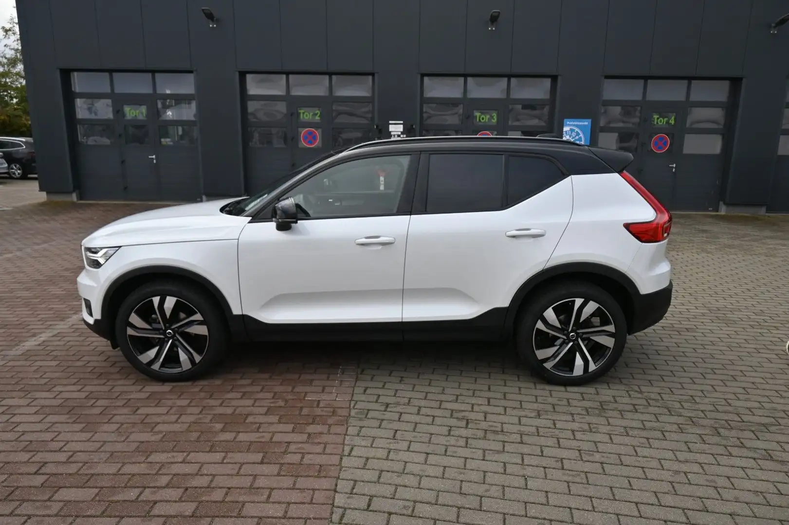 Volvo XC40 T3 R Design *PANO*RFK*H&K*Leder* Weiß - 1
