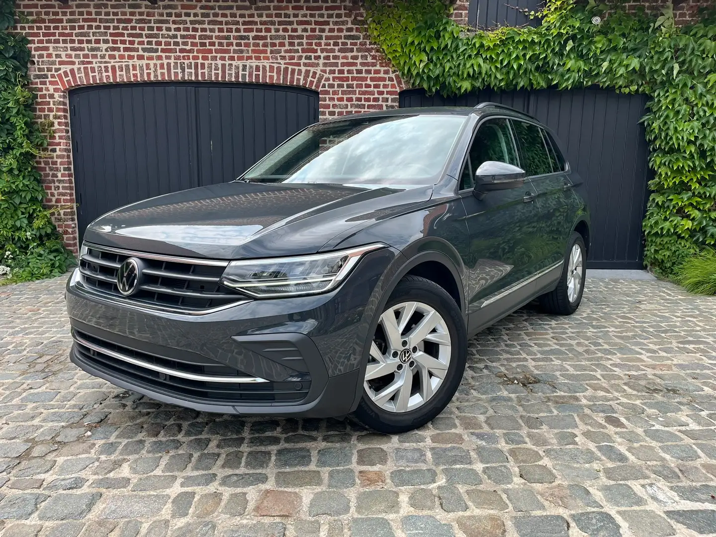 Volkswagen Tiguan 1.5 DSG Carplay Cam Pdc ACC Led DigitalCockpit Grey - 1