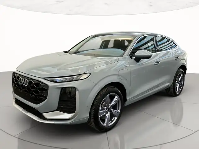 Audi Q3 sportback 1.5 e-hybrid s line edition 272cv stroni