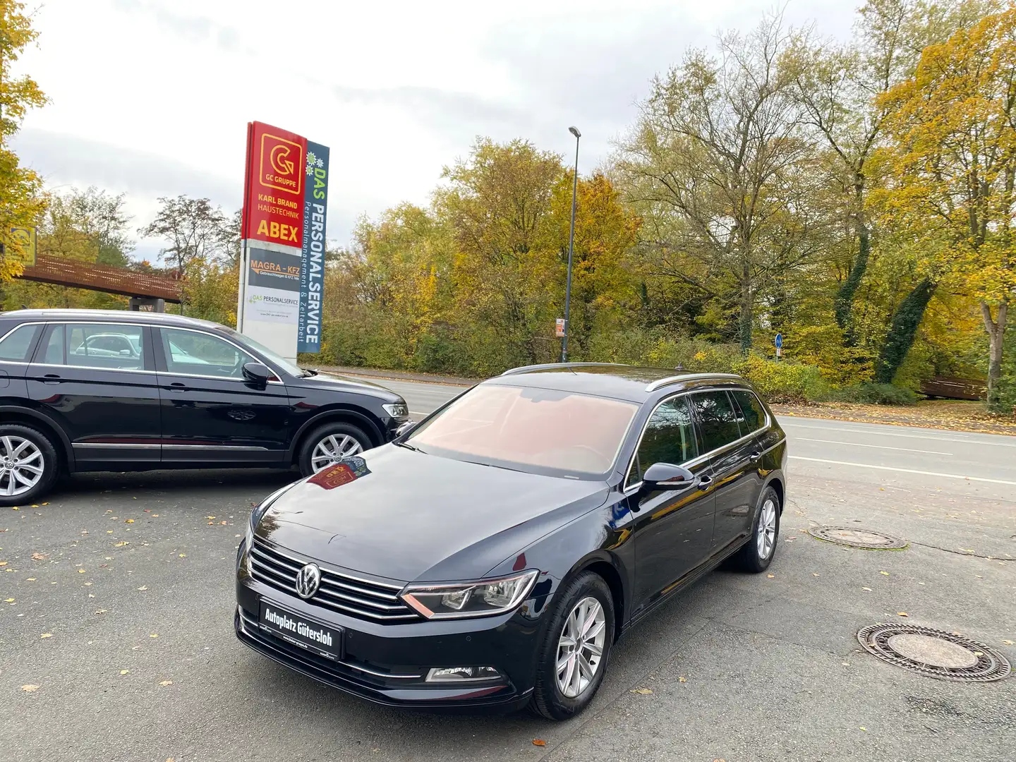 Volkswagen Passat Passat Variant 1.6 TDI BMT Comfortline NAVI AHK Schwarz - 1