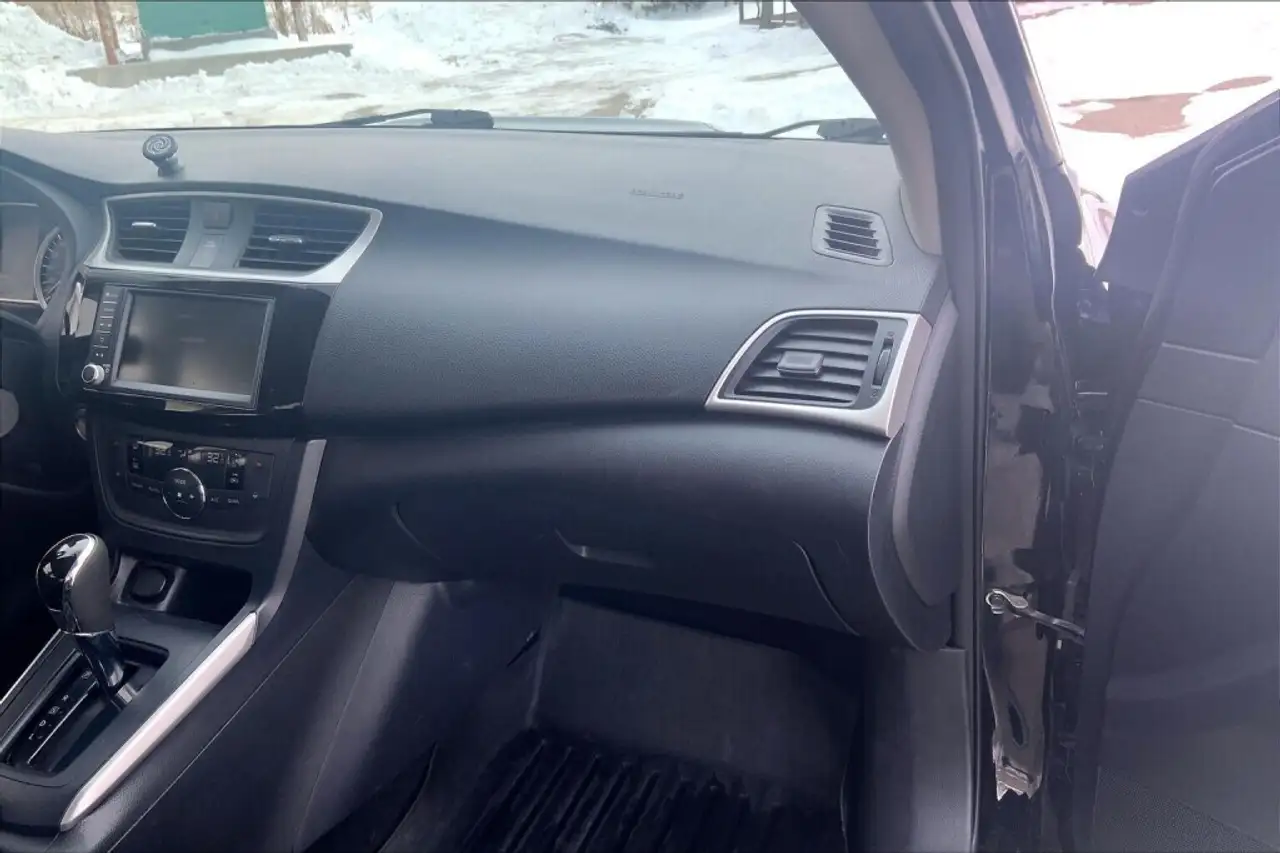Nissan Sentra снимка Nissan Sentra