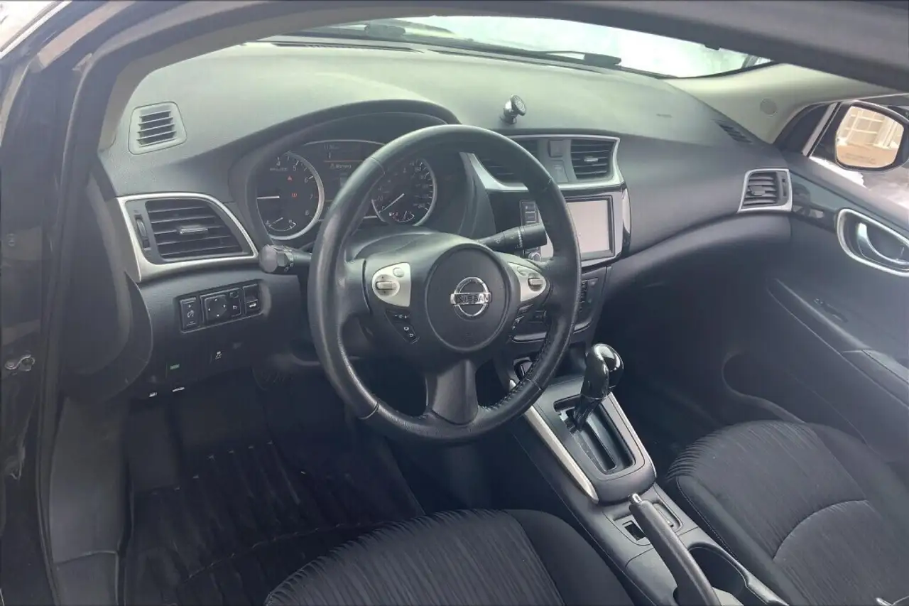 Nissan Sentra снимка Nissan Sentra