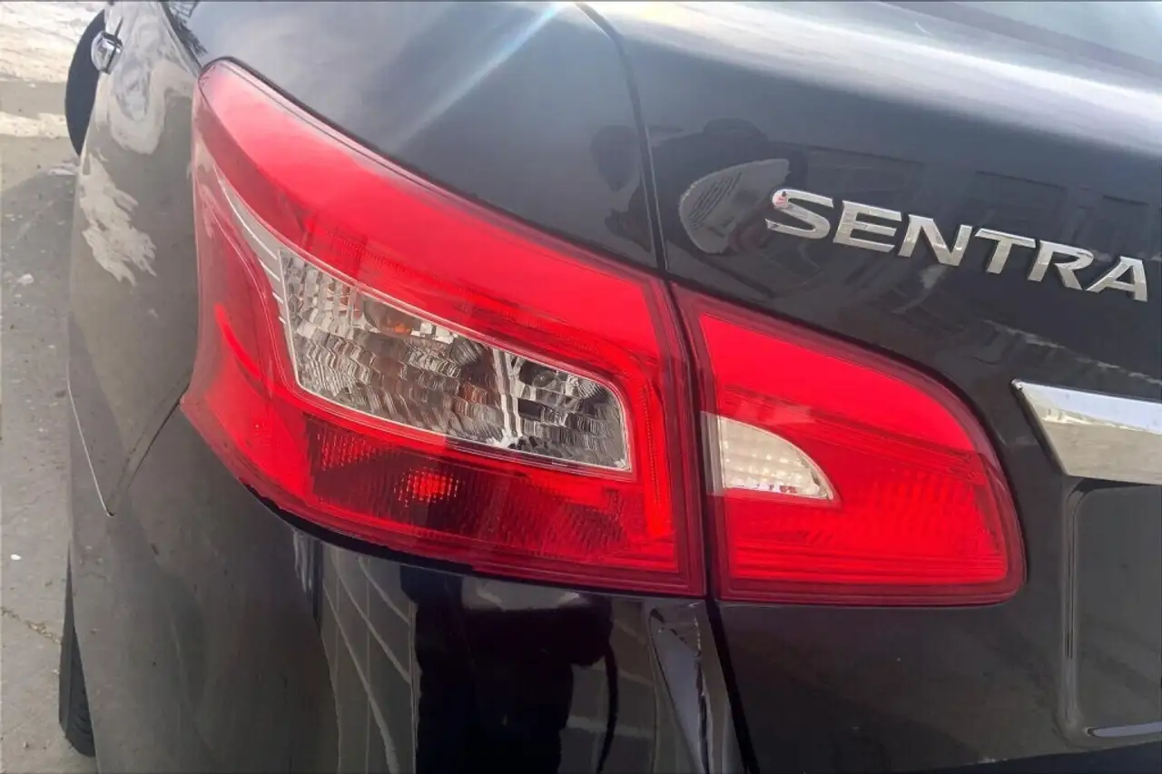 Nissan Sentra снимка Nissan Sentra