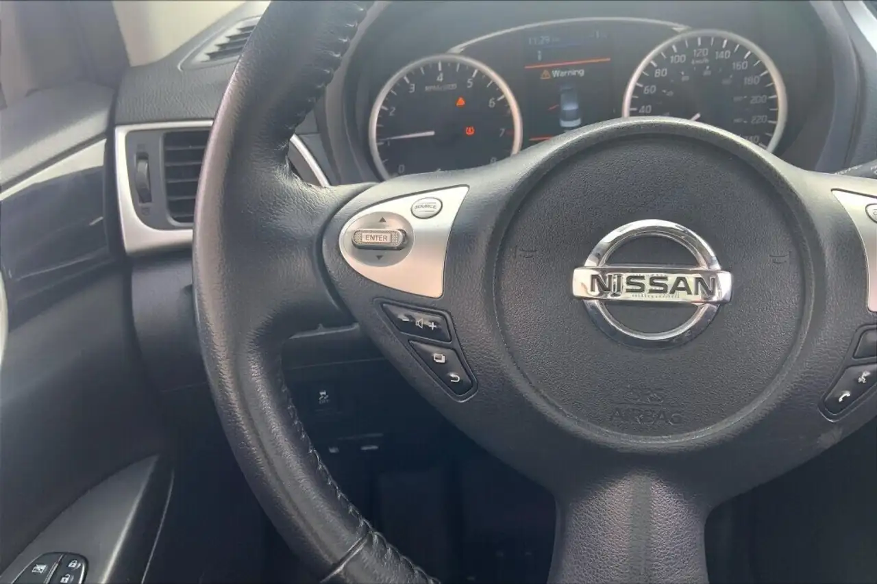 Nissan Sentra снимка Nissan Sentra