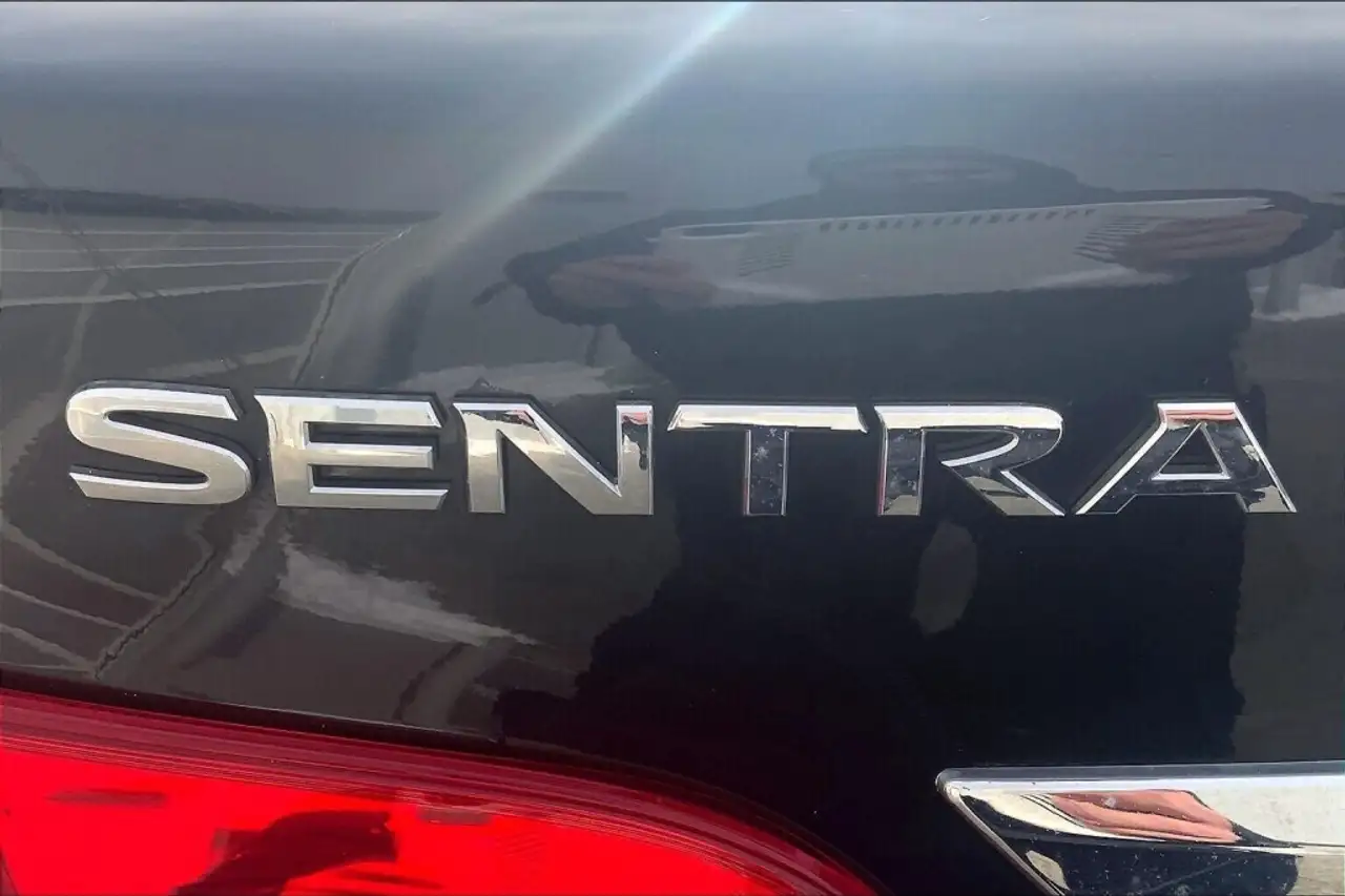 Nissan Sentra снимка Nissan Sentra