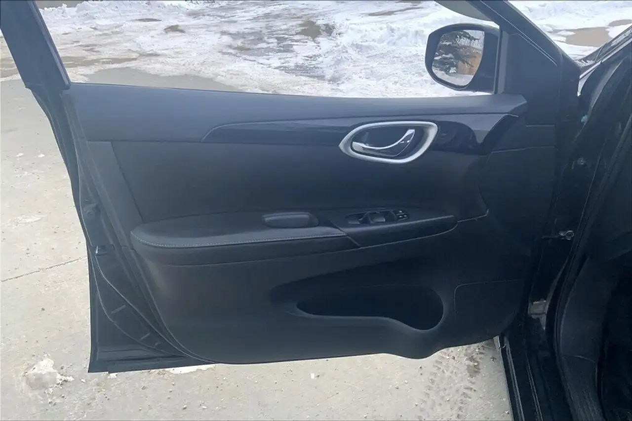 Nissan Sentra снимка Nissan Sentra