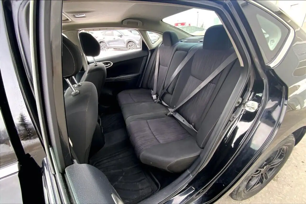 Nissan Sentra снимка Nissan Sentra