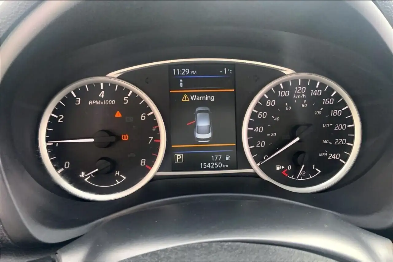 Nissan Sentra снимка Nissan Sentra