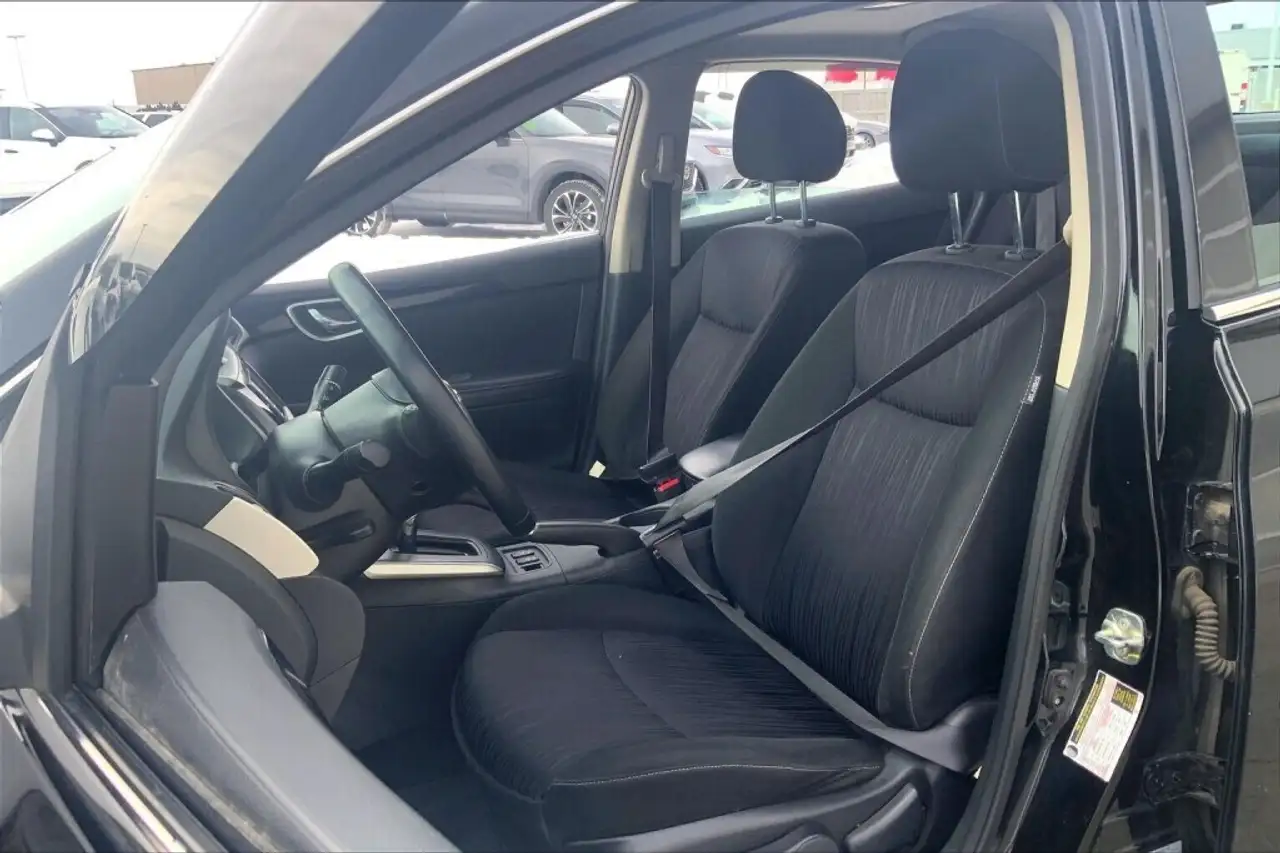 Nissan Sentra снимка Nissan Sentra