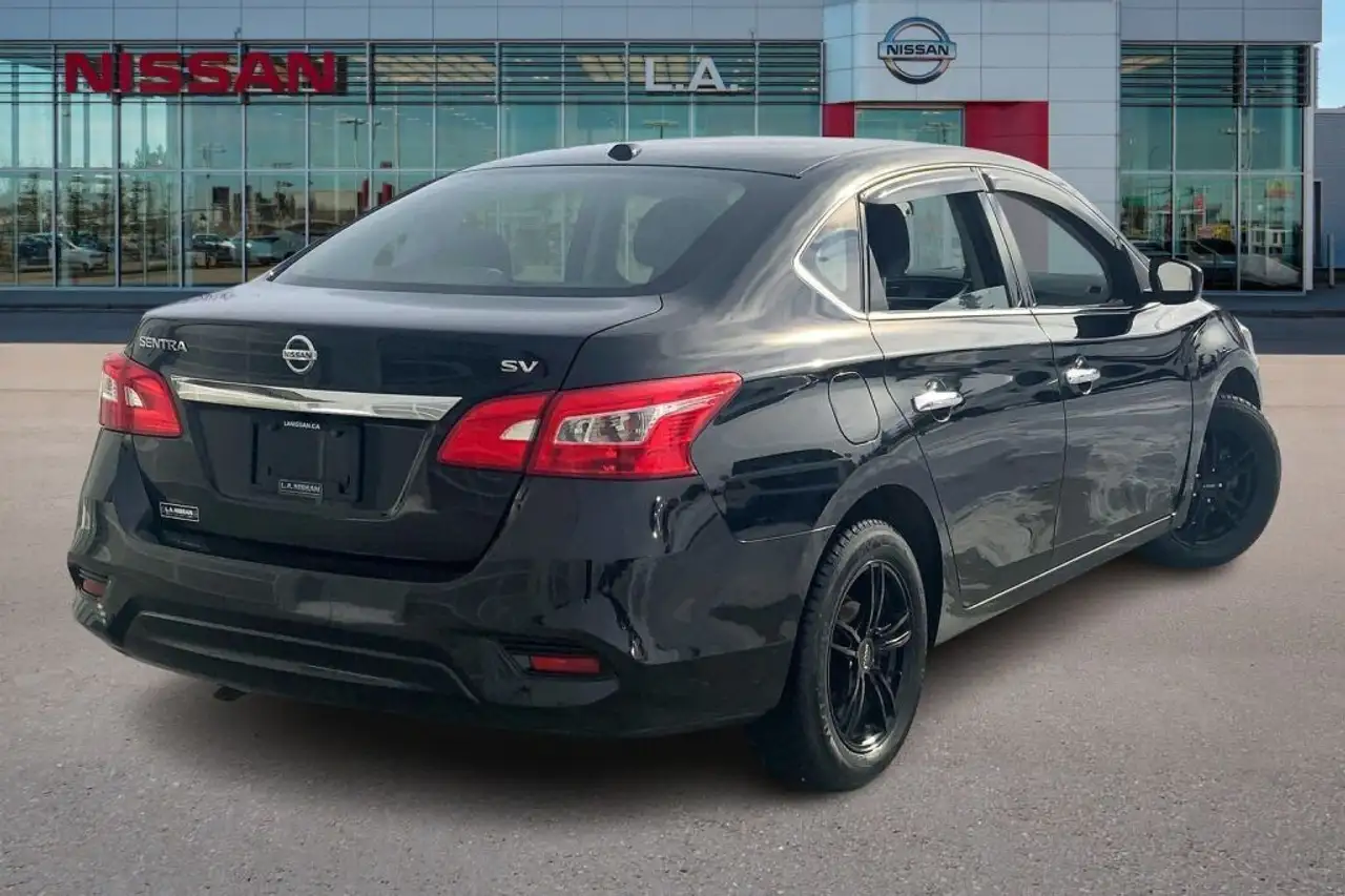 Nissan Sentra снимка Nissan Sentra