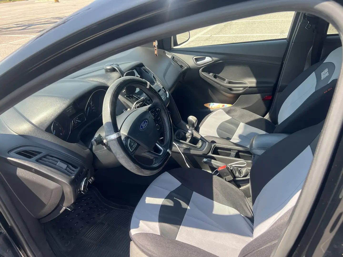 Ford Focus 1.0 EcoBoost Start-Stopp-System ST-LINE - 2
